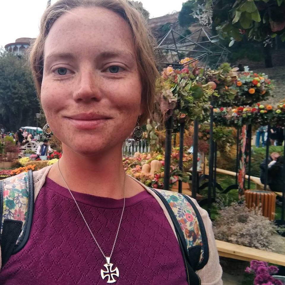 Lockets with Georgian soil by Ukrainian blogger: Carrying a part of your homeland with you geotv.ge